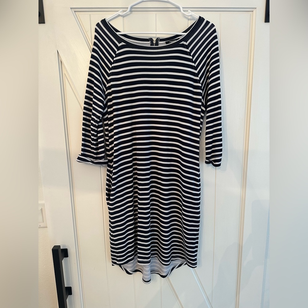Navy and white striped dress with zipper back and pockets!
